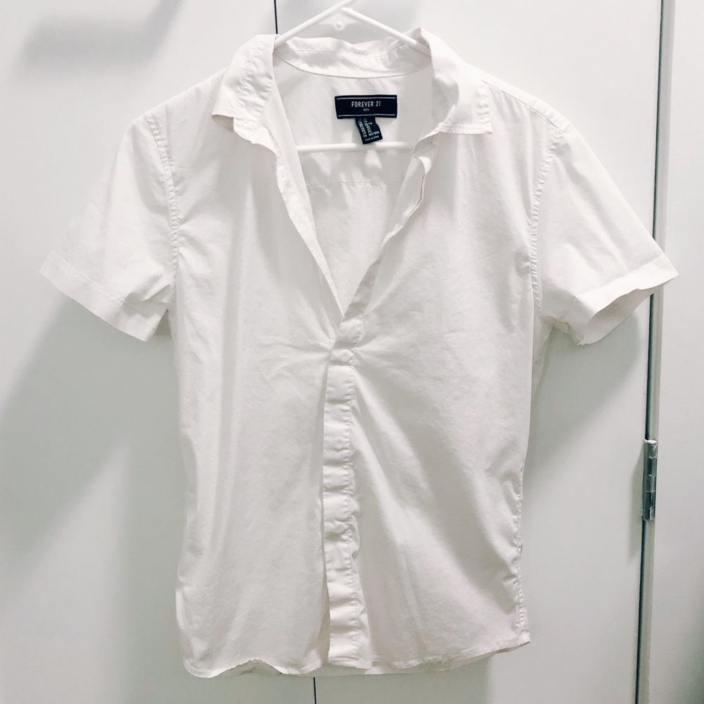 NWOT 🖤 Forever 21  Button Down